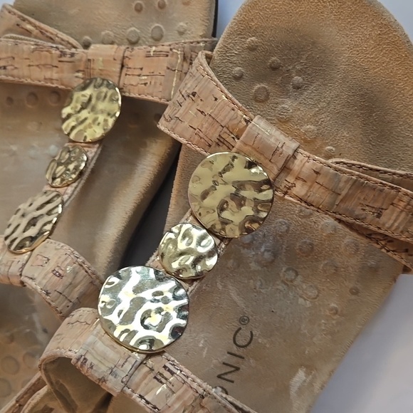 Vionic farra sandals Summer Shoes - Picture 6 of 8